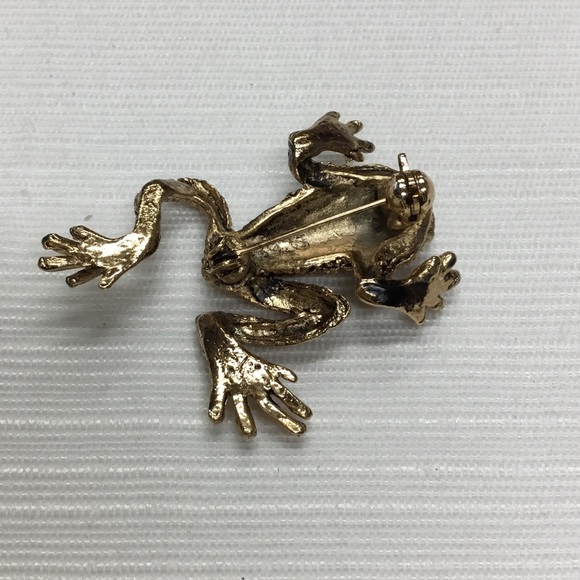 New Darling Gold Frog Brooch - Picture 5 of 5